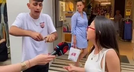 İzmir'de AK Parti seçmenine oy zorbalığı! Mağdur genç yalnız bırakılmadı! AK Parti'den anlamlı ziyaret - 1