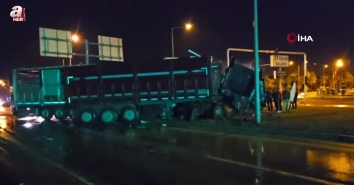 Amasya’da 2 tır kavşakta çarpıştı