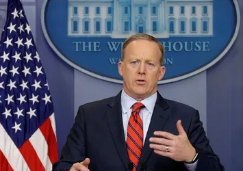 Beyaz Saray Sözcüsü Spicer'dan 'Hitler' özrü