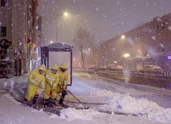 İstanbul’da kar fırtınası | Ulaştırma ve Altyapı Bakanı Adil Karaismailoğlu’ndan yeni uyarı! Hafta sonu hava nasıl olacak?