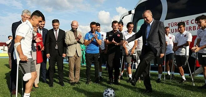 Başkan Recep Tayyip Erdoğan, Ampute Futbol Takımı’nı ziyaret etti