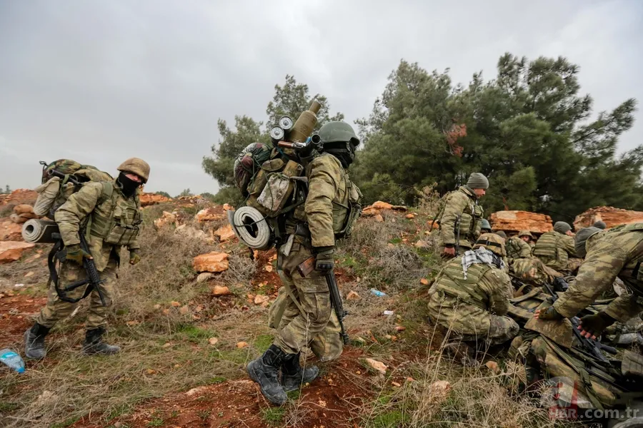 Mehmetçik cephede görüntülendi 3