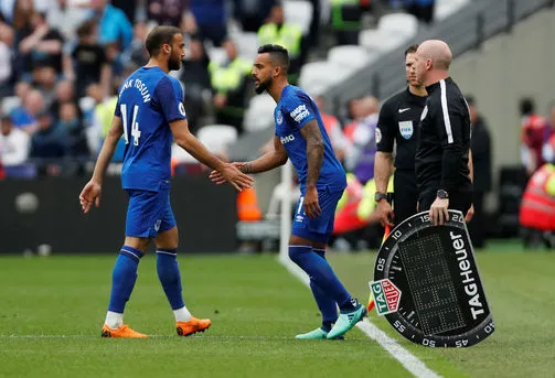 Everton'da Cenk Tosun tepkisi - 1