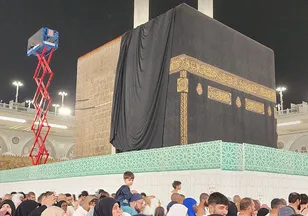 Kabe-i Muazzama duvarları bakıma alındı