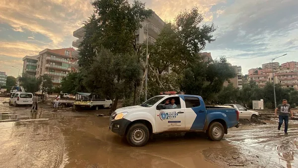 Bursa’daki terminalin çökme anı kamerada! Yeni görüntüler ortaya çıktı! İşte o anlar...