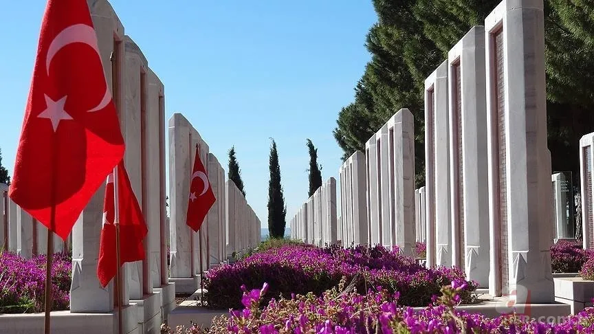 18 Mart resmi tatil mi, çalışma var mı? Toplu taşıma, banka ve kamu durumu 2