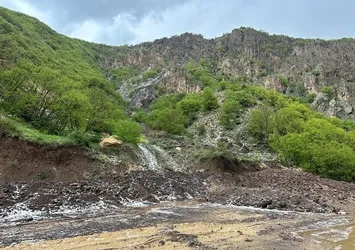Tunceli’yi dolu ve sağanak vurdu