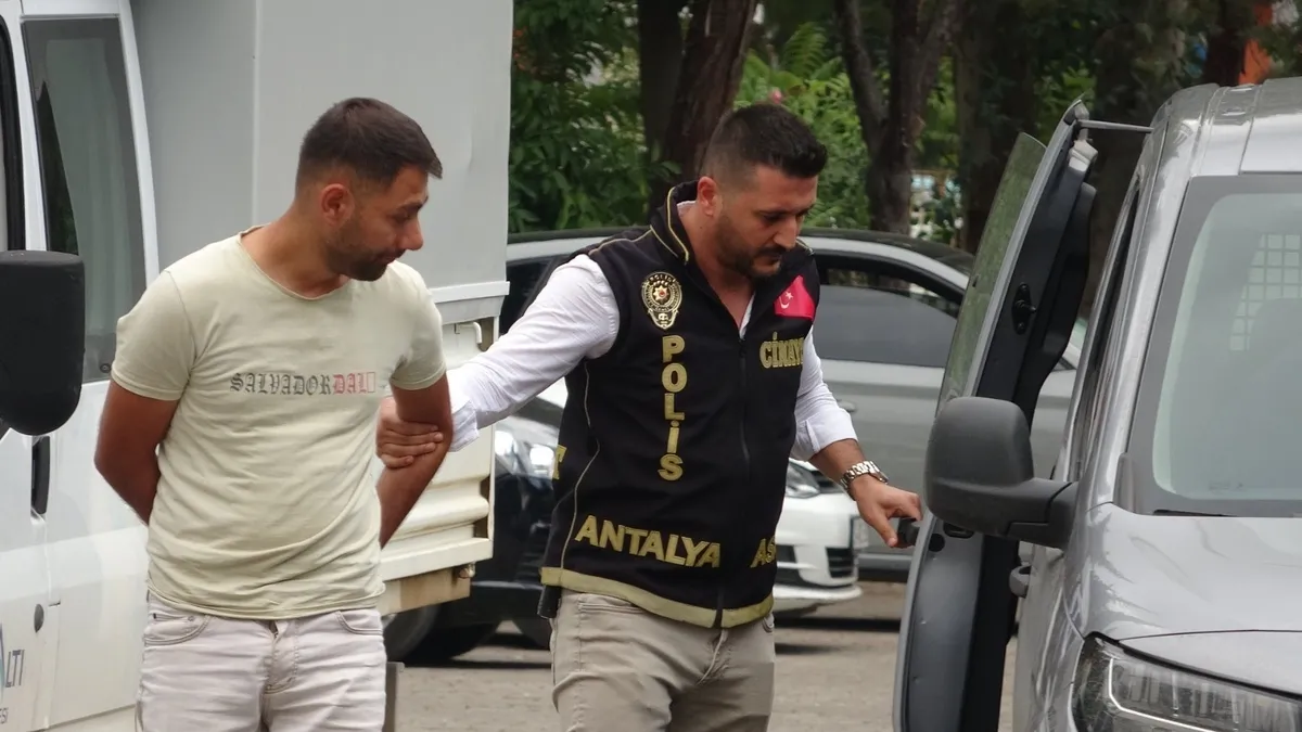 Darp ettikten sonra kadının üzerine kaynar su döküp öldürmüş