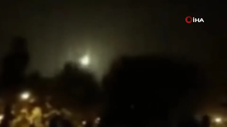 İstanbul’da meteor düştü iddiası! O anlar cep telefonu ve güvenlik kameralarında