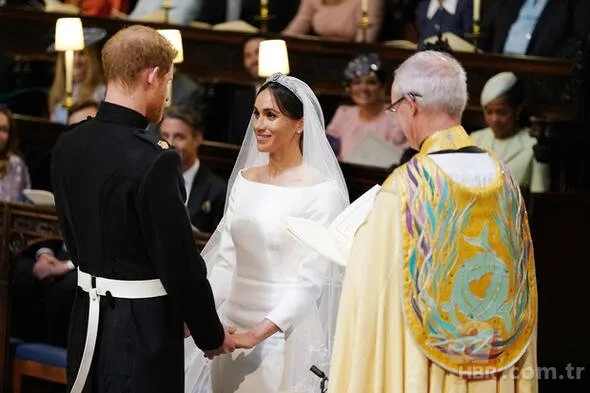 Prens Harry ile Meghan Markle’ın özel pozları internete sızdı! Kraliyet Ailesi’ni karıştıran olay!