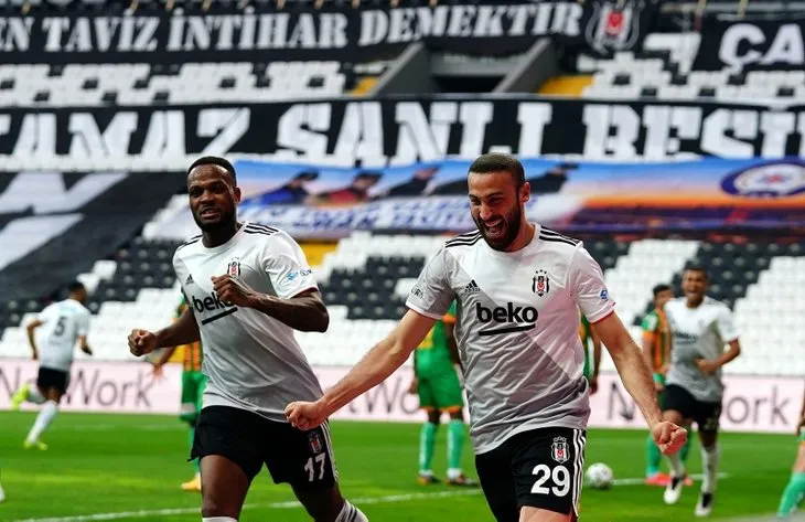 Ahmet Çakar’dan sert sözler: Marafona elini uzatma zahmetinde bulunmuyor