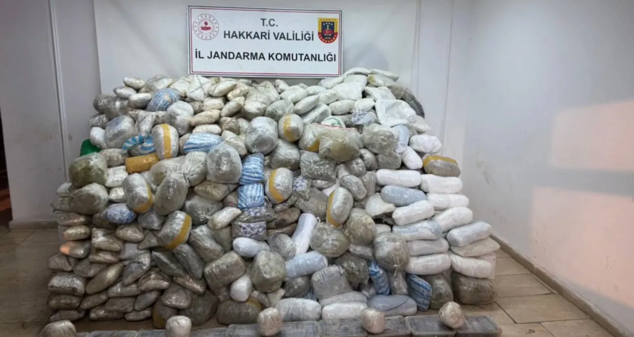 Zehir tacirlerine darbe! Bakan Yerlikaya duyurdu: 348 kilogram uyuşturucu yakalandı
