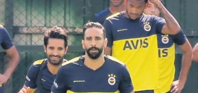 Fenerbahçe’ye kötü haber! Adil Rami’nin dönüşü için en az 15 gün!