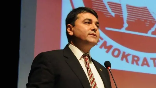 DP Genel Başkanı Uysal skandala arka çıktı: Cemal Enginyurt’u savunup gazetecileri hedef gösterdi