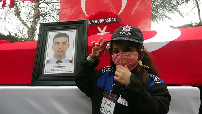 Son dakika: Gara kahramanlarına veda! Şehit annesinin sözleri yürek dağladı: Sen kalk da ben yatayım - 22