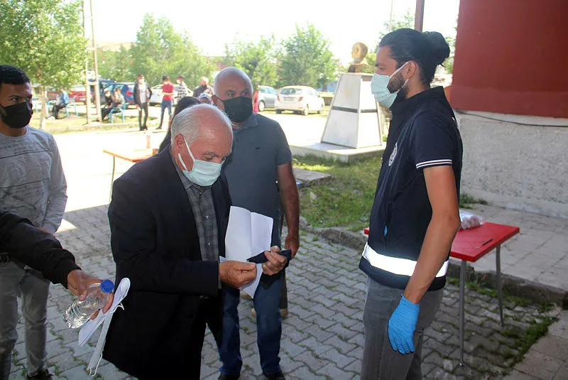 74 yaşında üniversite sınavına girdi - 1