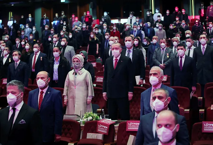 Başkan Erdoğan: İstiklal Marşı etrafında kenetlenmeliyiz