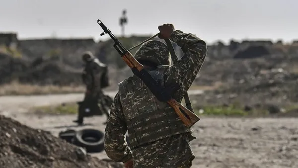 pasinyanin-provokasyonu-ters-tepti-rusya-askeri-yardimi-reddedince-baris-istedi-halk-sokaga-cikti-1663177386957.jpeg Paşinyan'ın provokasyonu ters tepti! Rusya askeri yardımı reddedince barış istedi: Halk sokağa çıktı - 3
