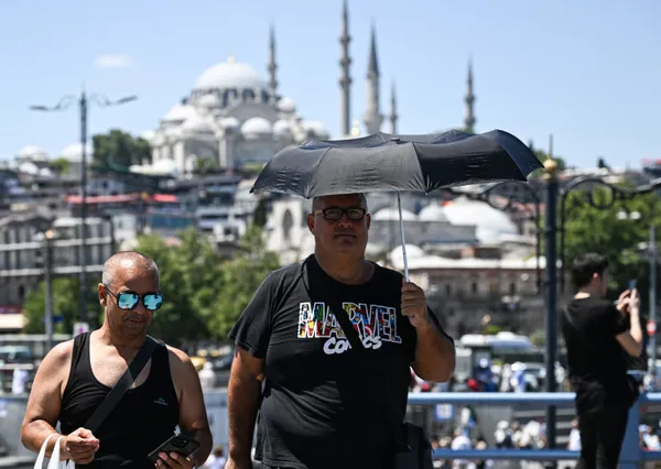 kavurucu-sicakliklar-surecek-mi-meteoroloji-5-gunluk-hava-tahmin-raporunu-paylasti-o-gune-dikkat-diyerek-uyari-1689576733093.jpg Kavurucu sıcaklıklar sürecek mi? Meteoroloji 5 günlük hava tahmin raporunu paylaştı | 'O güne dikkat' diyerek uyarı geldi 🌞 - 3