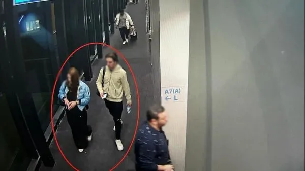 Ünlü çiftin 16 yaşındaki oğlu Timur Cihantimur Porsche ile 5 kişiyi ezdi! Annesiyle birlikte Mısır'a kaçtı yakalama kararı çıkarıldı - 13