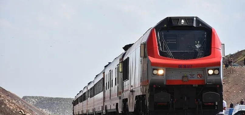 Bakan Cahit Turhan'dan Bakü-Tiflis-Kars demir yolu açıklaması
