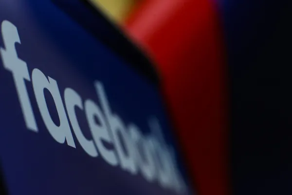 Eşinin sosyal medya hesabına girip mesajlarını okuyan geline ceza