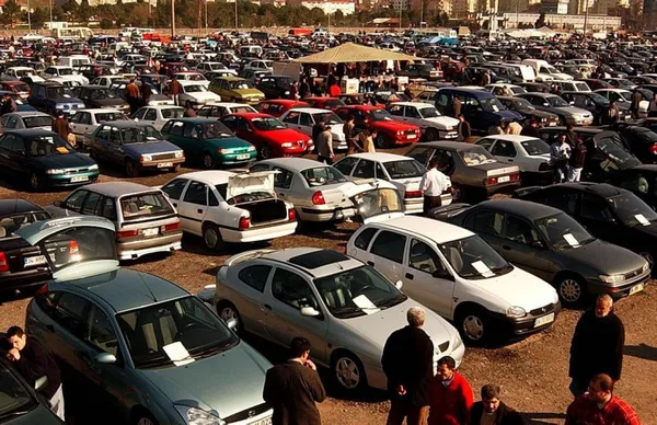 İkinci el araba alacaklar dikkat! Satışlar durdu fiyat patladı