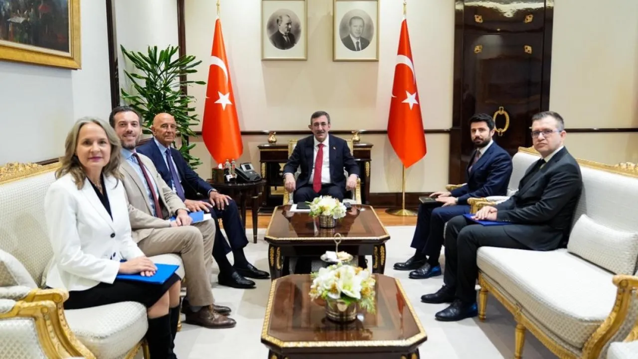 Cevdet Yılmaz ABD Büyükelçisi Barrack ile görüştü