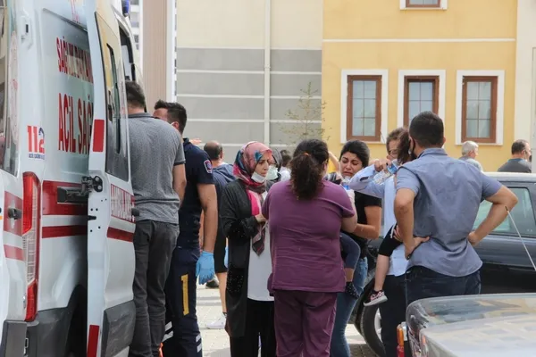 yangindan-kurtulmak-icin-4-kattan-asagi-atladi-1631194414272.jpg Yangından kurtulmak için 4. kattan aşağı atladı! - 2