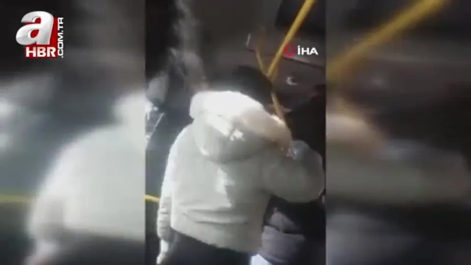 Kocasını sevgilisiyle minibüste yakalayan kadın öfke kustu