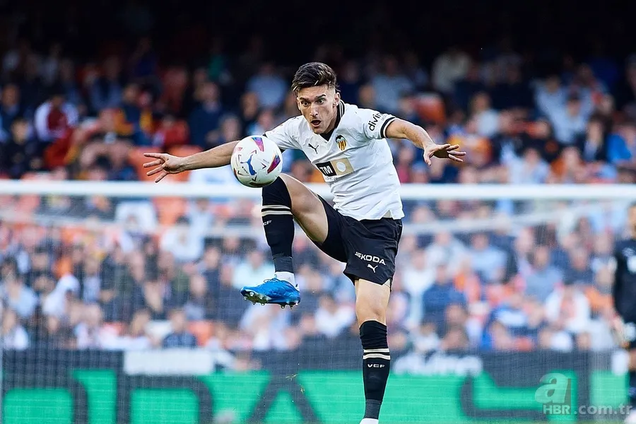 Fenerbahçe'de orta sahaya yeni aday! Mourinho o ismi istedi! Transfer operasyonu hız kesmiyor 7