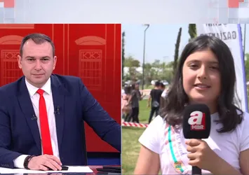 A Haber canlı yayınında 23 Nisan sürprizi! A Haber mikrofonu çocuklarda