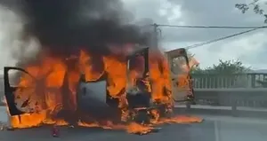 Hafif ticari araç alev topuna döndü!