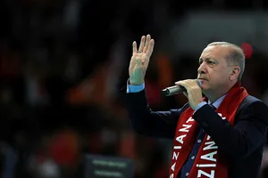 Oldu oldu, olmadı bir gece ansızın oralardayız