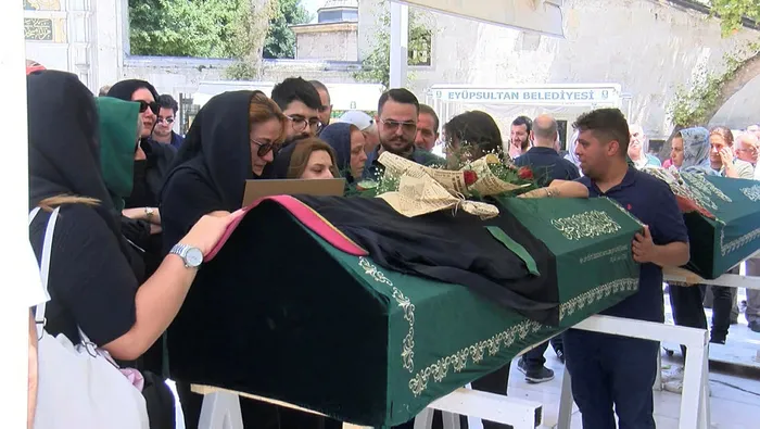 son-dakika-avukat-servet-bakirtas-ve-oznur-tufani-olduren-zanli-tutuklandi-1657212855794.jpg Son dakika: Avukat Servet Bakırtaş ve Öznur Tufan'ı öldüren zanlı tutuklandı - 1
