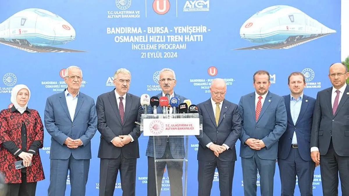 Bakan Uraloğlu YHT için tarih verdi! Bursa İstanbul arası 1 saat 15 dakikaya düşüyor