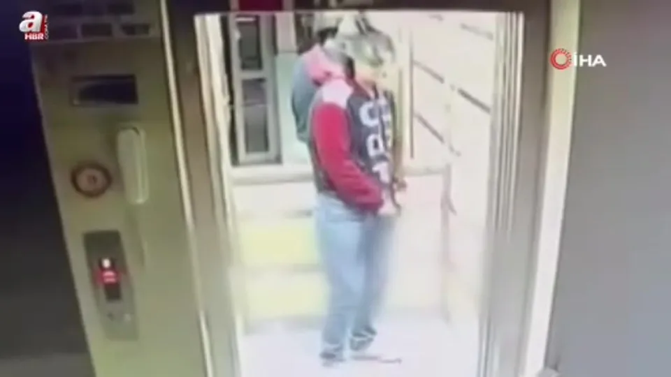 Kasklı şüpheli damdaki kuşları çaldı