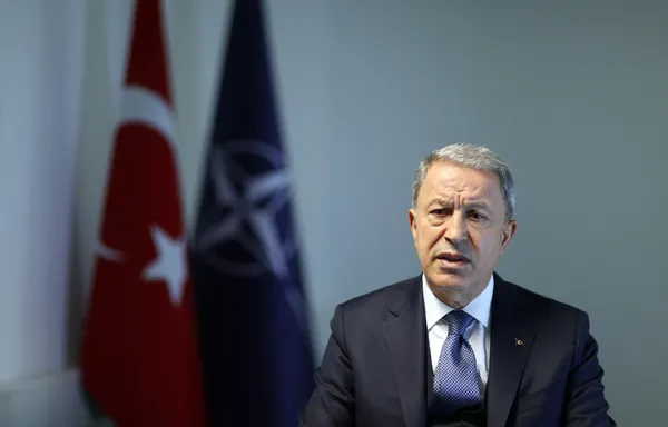 son-dakika-putin-zelenskiy-gorusmesi-olacak-mi-milli-savunma-bakani-hulusi-akardan-flas-aciklama-1651043692884.jpg Son dakika: Putin-Zelenskiy görüşmesi olacak mı? Milli Savunma Bakanı Hulusi Akar'dan flaş açıklama - 1