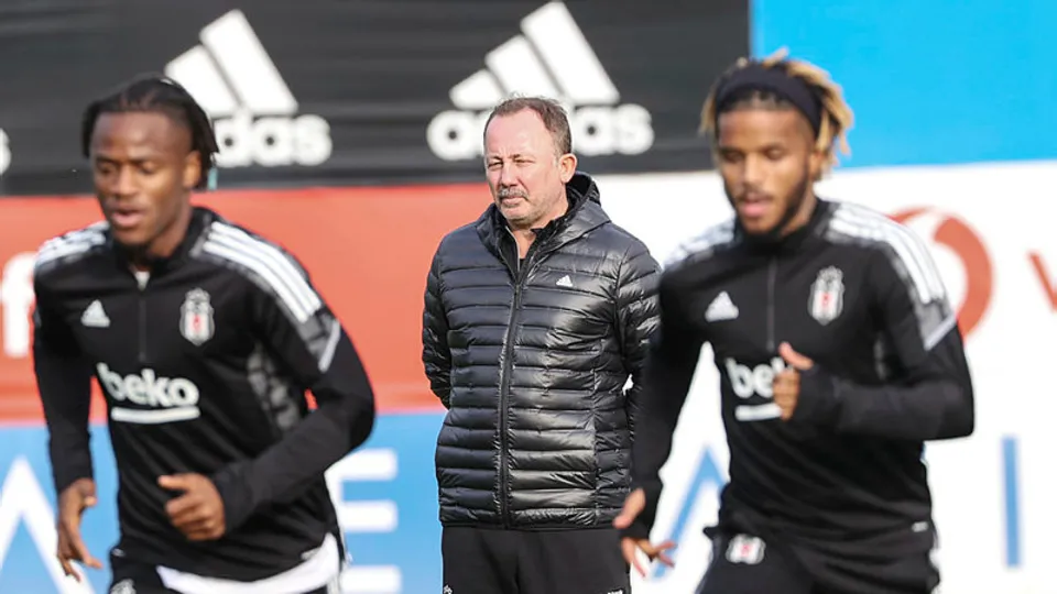 Beşiktaş Sporting Lizbon maçı saat kaçta hangi kanalda? Sergen Yalçın'dan flaş karar