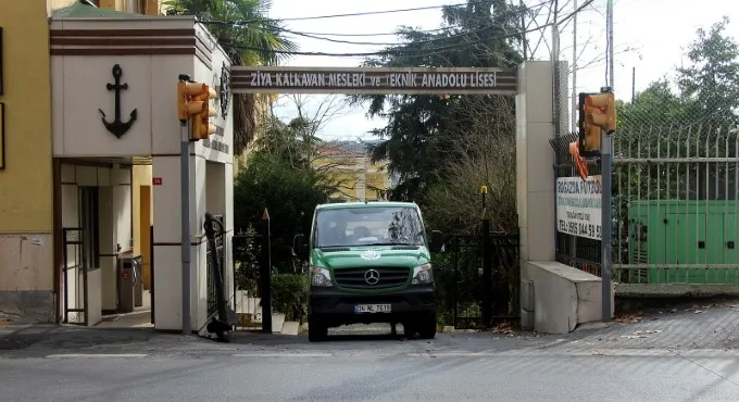 Beşiktaş'ta denizcilik eğitimi verilen lisenin iskelesinde ceset şoku - 3