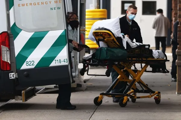 ABD Kovid-19 ile boğuşuyor: Ölenlerin sayısı 305 bini geçti