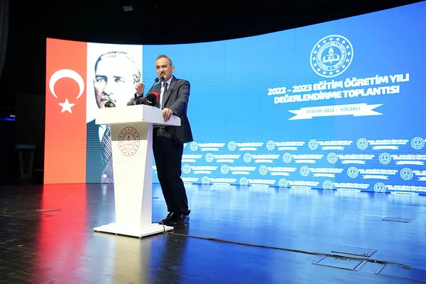 1667246041979.jpg Milli Eğitim Bakanı Mahmut Özer duyurdu: Öğretmenlere ilişkin süreç tamamlandıktan sonra iyileştirme yapılacak - 1
