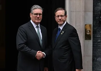 İngiltere ziyaretine gelen İsrail Cumhurbaşkanı Londra'da protesto edildi!