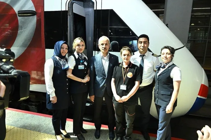 1711706556381.jpeg Hızlı trenlerde Ramazan Bayramı müjdesi! Emeklilere indirim seferlerde artış - 1