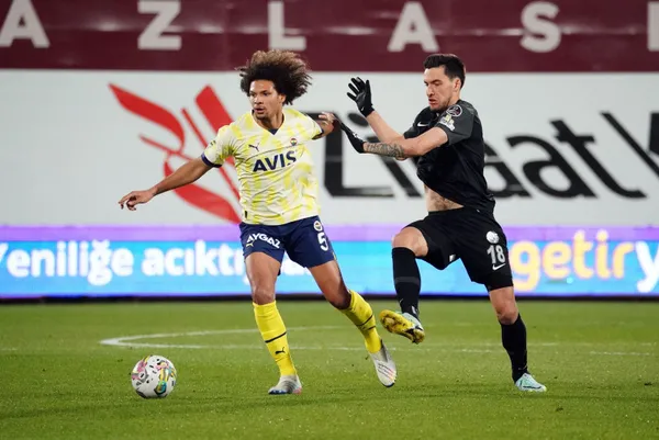 umraniyespor-fenerbahce-canli-anlatim-umraniyespor-fenerbahce-maci-saat-kacta-hangi-kanalda-1674499976681.jpg Fenerbahçe son dakikada hayat buldu! Ümraniyespor'u Kaptan'ı yaktı!