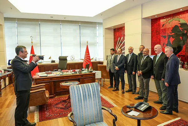 İşte CHP’de sözde değişimin kanıtı! Fondaş Fatih Portakal ifşaladı: Yeni yönetim kendi derebeyliklerini kuruyor