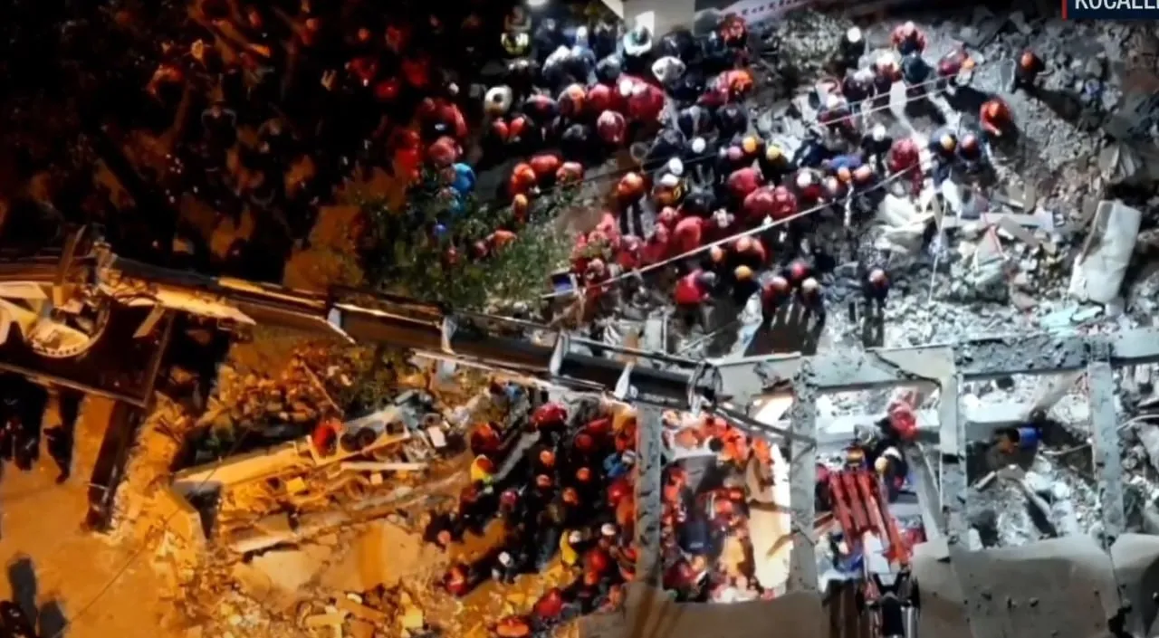 Gebze'de bina çöktü! 5 kişilik aileden bir tek Dilara hayatta kaldı