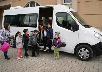 2021- 2022 okul servis ücretleri ne kadar oldu? İstanbul, Ankara aylık ve yıllık servis ücreti kaç TL? İşte mesafeye göre yıllık ücretler