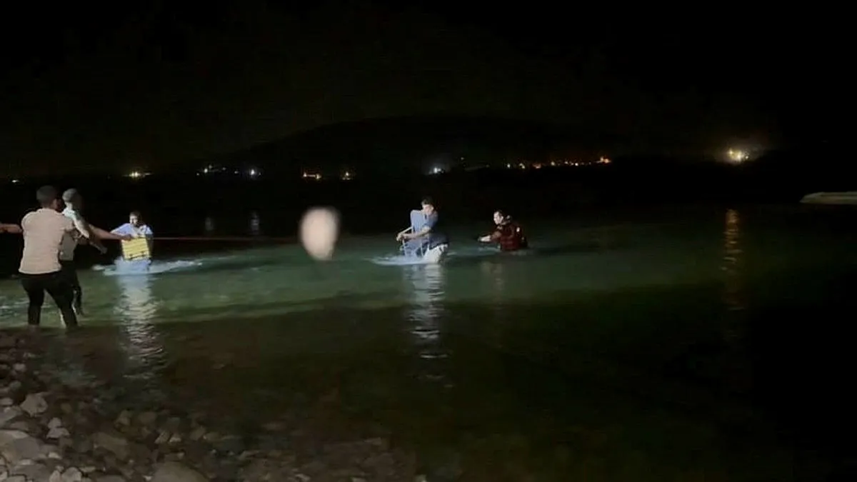 Batman Çayı'nda mahsur kalan 7 kişi kurtarıldı