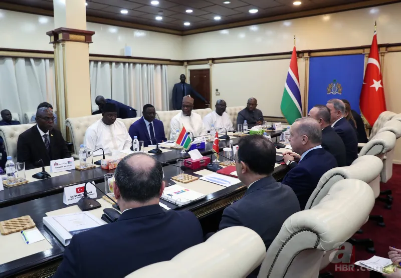 Başkan Erdoğan Gambiya’da resmi törenle karşılandı 25